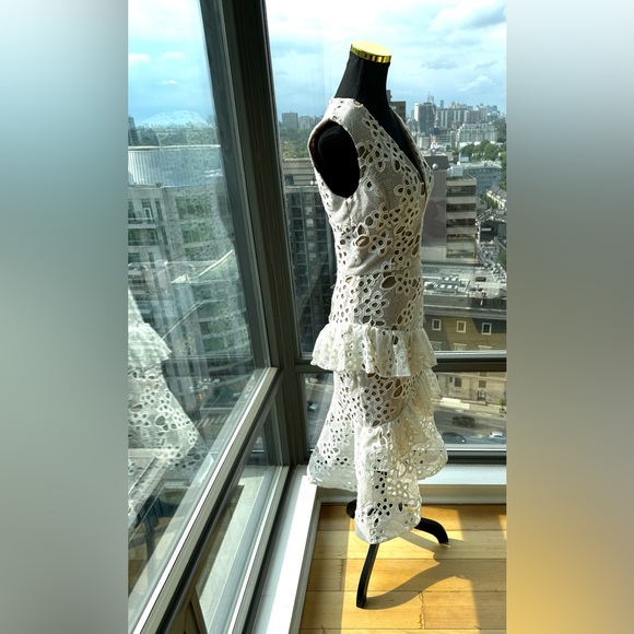 🆕 BRONX & BANCO 🧿 NWT Donna White Ruffled Lace Midi Dress, Sz S - US 4 - Picture 6 of 16